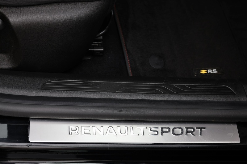 Renault Megane R.S.300 Trophy Recaro Seats + BOSE + LSD + Cup + R.Camera Image 32