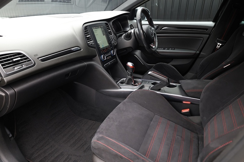 Renault Megane R.S.300 Trophy Recaro Seats + BOSE + LSD + Cup + R.Camera Image 2