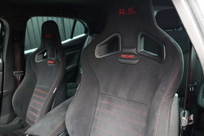 Renault Megane R.S.300 Trophy Recaro Seats + BOSE + LSD + Cup + R.Camera Image 6