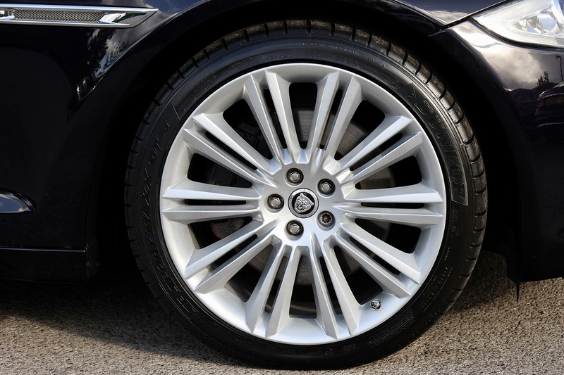 Jaguar XJL Portfolio Rare Spec + Exceptional Condition + Significant Recent Expenditure Image 45