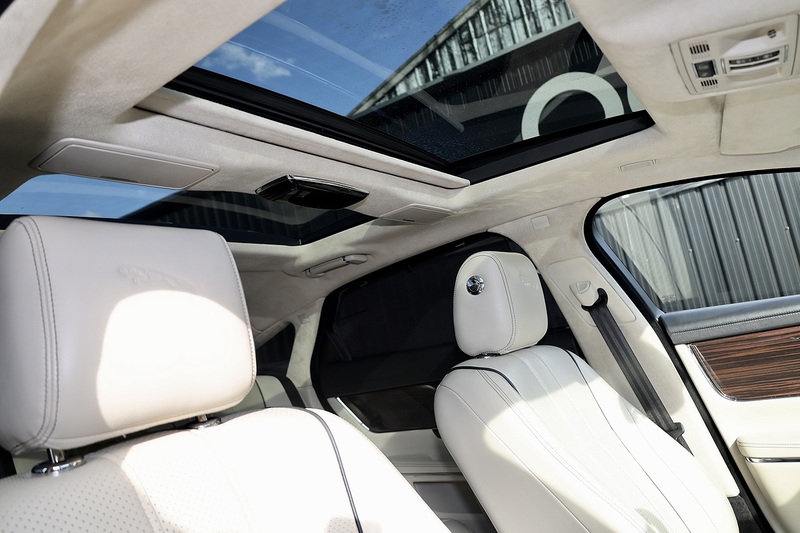 Jaguar XJL Portfolio Rare Spec + Exceptional Condition + Significant Recent Expenditure Image 27