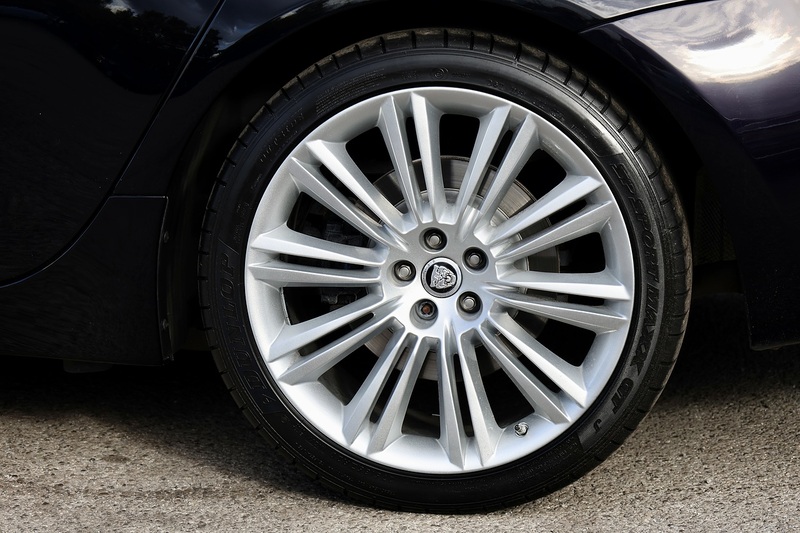 Jaguar XJL Portfolio Rare Spec + Exceptional Condition + Significant Recent Expenditure Image 47