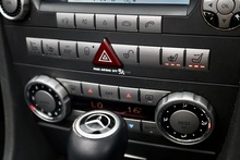 Mercedes-Benz SLK 350 2 Former Keepers + 15 Services + Air Scarf + COMAND + Heated / Memory Seats - Thumb 17