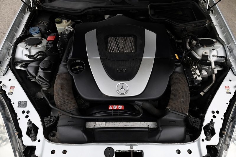 Mercedes-Benz SLK 350 2 Former Keepers + 15 Services + Air Scarf + COMAND + Heated / Memory Seats Image 21