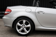 Mercedes-Benz SLK 350 2 Former Keepers + 15 Services + Air Scarf + COMAND + Heated / Memory Seats - Thumb 23