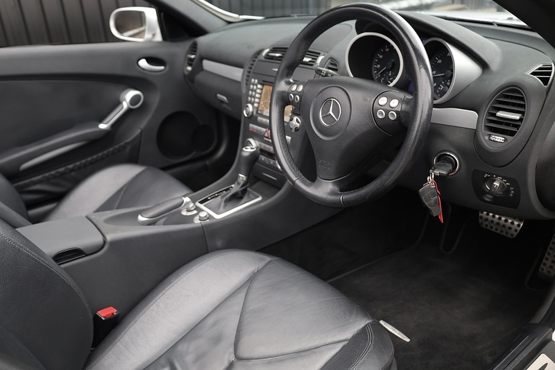 Mercedes-Benz SLK 350 2 Former Keepers + 15 Services + Air Scarf + COMAND + Heated / Memory Seats Image 5