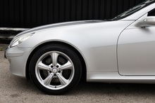 Mercedes-Benz SLK 350 2 Former Keepers + 15 Services + Air Scarf + COMAND + Heated / Memory Seats - Thumb 27