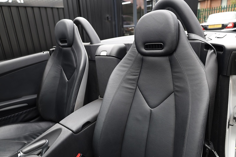 Mercedes-Benz SLK 350 2 Former Keepers + 15 Services + Air Scarf + COMAND + Heated / Memory Seats Image 10