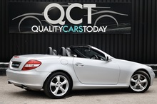 Mercedes-Benz SLK 350 2 Former Keepers + 15 Services + Air Scarf + COMAND + Heated / Memory Seats - Thumb 9