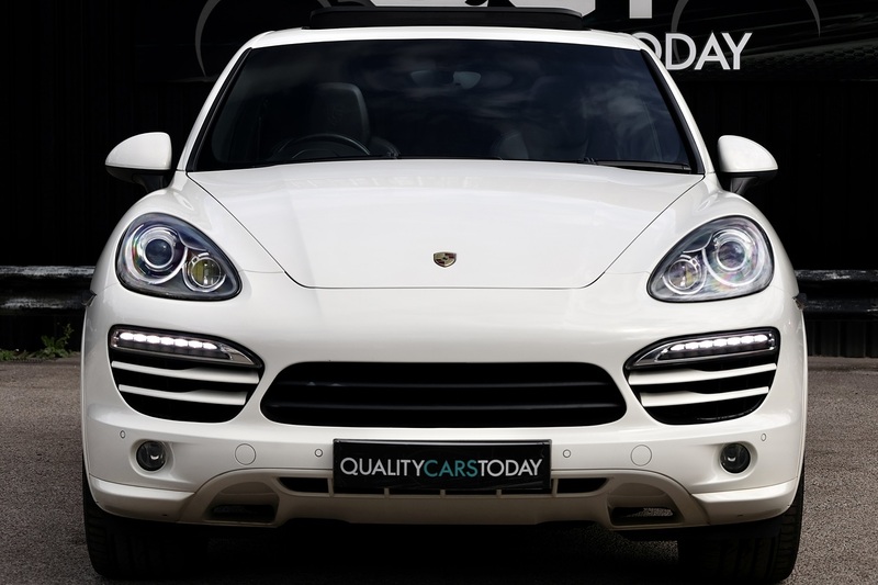 Porsche Cayenne D 2 Former Keepers + Full Porsche Main Dealer + £15k Cost Options Image 3