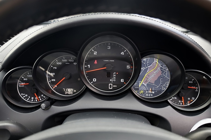 Porsche Cayenne D 2 Former Keepers + Full Porsche Main Dealer + £15k Cost Options Image 15