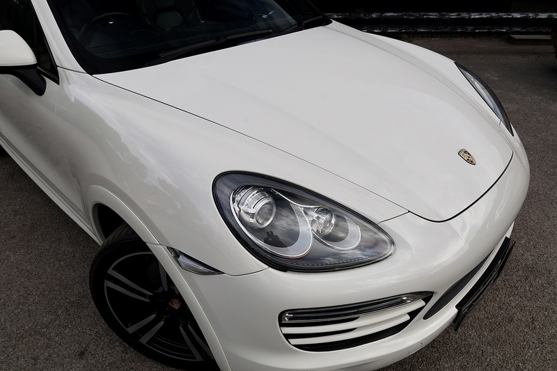 Porsche Cayenne D 2 Former Keepers + Full Porsche Main Dealer + £15k Cost Options Image 16