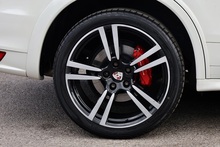 Porsche Cayenne D 2 Former Keepers + Full Porsche Main Dealer + £15k Cost Options - Thumb 37