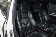 Porsche Cayenne D 2 Former Keepers + Full Porsche Main Dealer + £15k Cost Options - Thumb 23