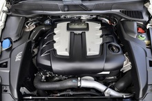 Porsche Cayenne D 2 Former Keepers + Full Porsche Main Dealer + £15k Cost Options - Thumb 25