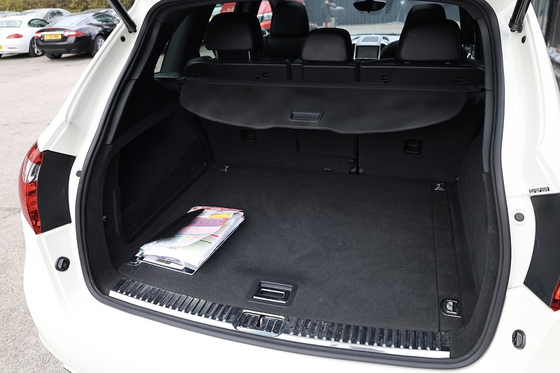 Porsche Cayenne D 2 Former Keepers + Full Porsche Main Dealer + £15k Cost Options Image 26