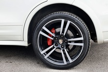Porsche Cayenne D 2 Former Keepers + Full Porsche Main Dealer + £15k Cost Options - Thumb 35