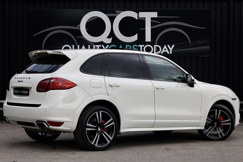 Porsche Cayenne D 2 Former Keepers + Full Porsche Main Dealer + £15k Cost Options Image 9