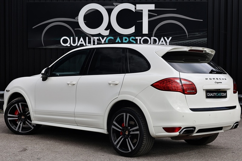 Porsche Cayenne D 2 Former Keepers + Full Porsche Main Dealer + £15k Cost Options Image 8