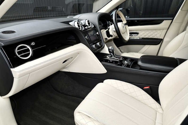Bentley Bentayga W12 Full Bentley Main Dealer + All Terrain / Touring Spec + Rear Screens Image 2