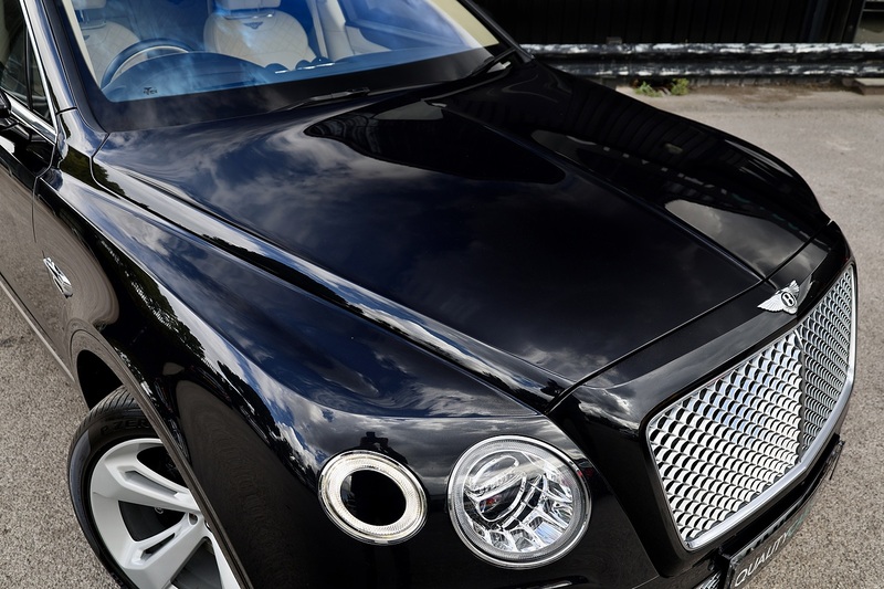 Bentley Bentayga W12 Full Bentley Main Dealer + All Terrain / Touring Spec + Rear Screens Image 10