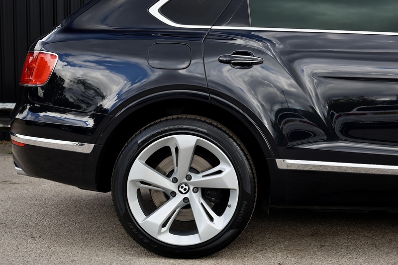 Bentley Bentayga W12 Full Bentley Main Dealer + All Terrain / Touring Spec + Rear Screens Image 16