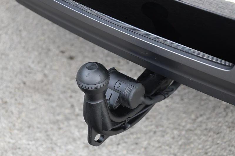 Bentley Bentayga W12 Full Bentley Main Dealer + All Terrain / Touring Spec + Rear Screens Image 23
