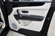 Bentley Bentayga W12 Full Bentley Main Dealer + All Terrain / Touring Spec + Rear Screens - Thumb 33