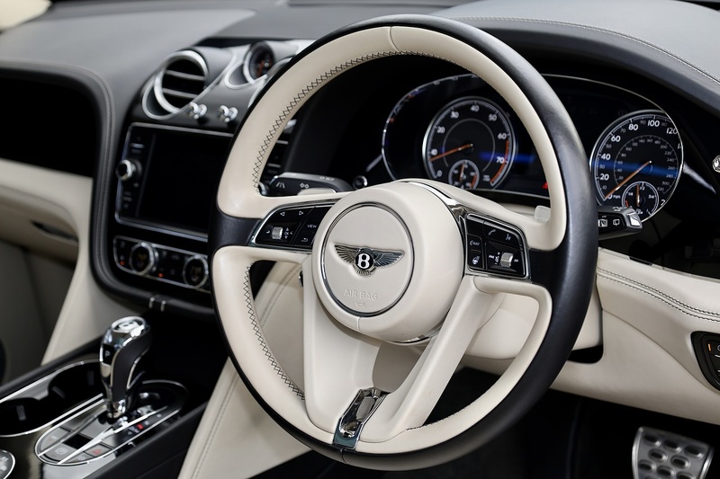 Bentley Bentayga W12 Full Bentley Main Dealer + All Terrain / Touring Spec + Rear Screens Image 35