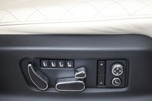 Bentley Bentayga W12 Full Bentley Main Dealer + All Terrain / Touring Spec + Rear Screens - Thumb 36
