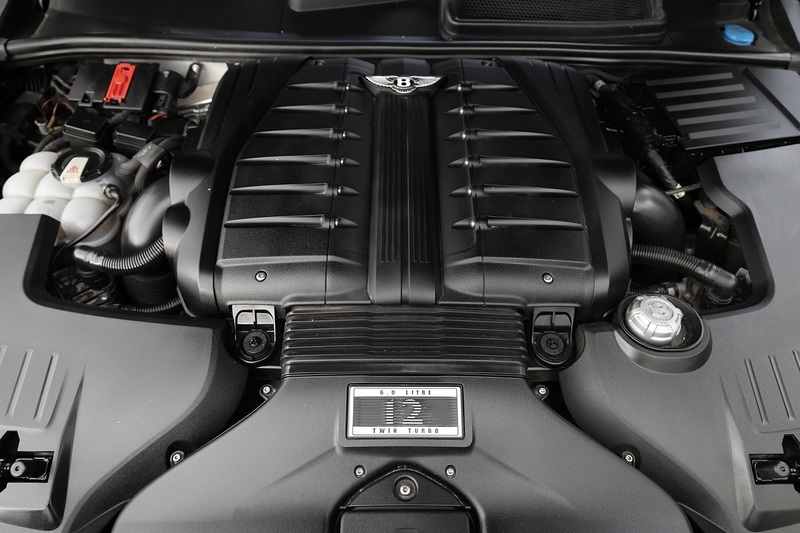 Bentley Bentayga W12 Full Bentley Main Dealer + All Terrain / Touring Spec + Rear Screens Image 39