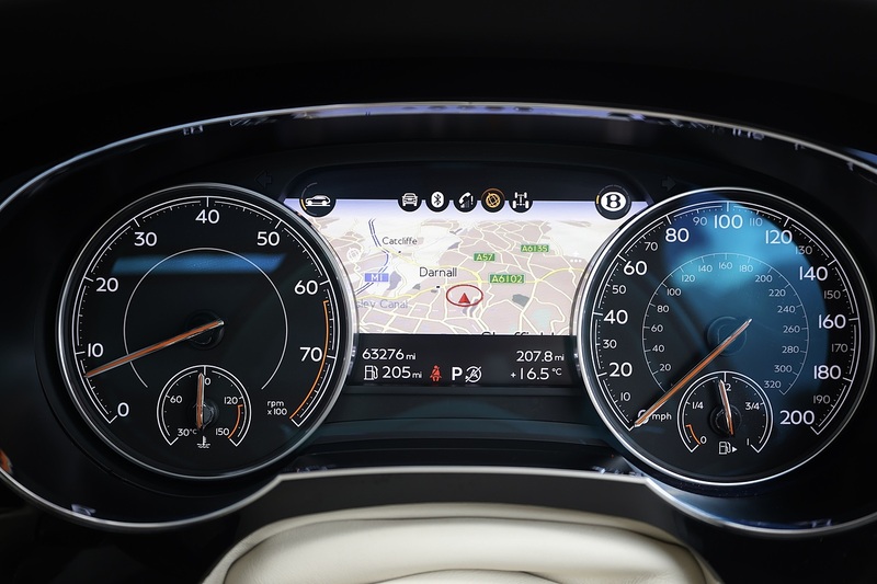 Bentley Bentayga W12 Full Bentley Main Dealer + All Terrain / Touring Spec + Rear Screens Image 42