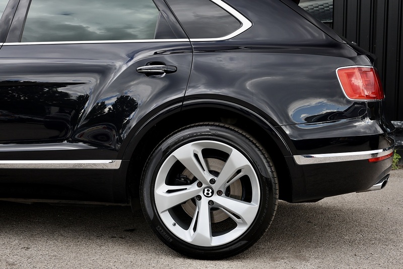 Bentley Bentayga W12 Full Bentley Main Dealer + All Terrain / Touring Spec + Rear Screens Image 51