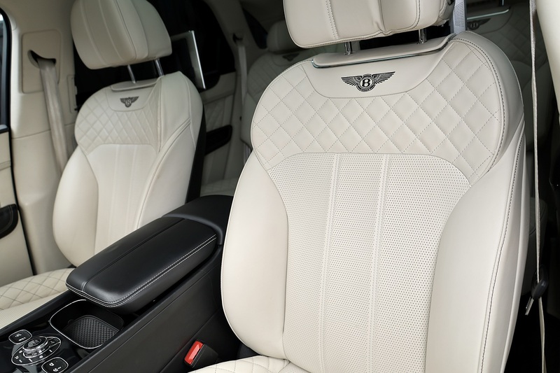 Bentley Bentayga W12 Full Bentley Main Dealer + All Terrain / Touring Spec + Rear Screens Image 55