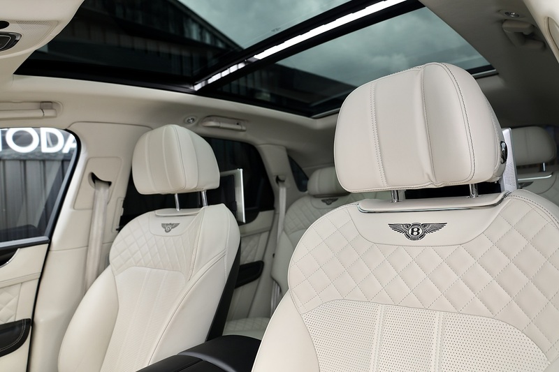 Bentley Bentayga W12 Full Bentley Main Dealer + All Terrain / Touring Spec + Rear Screens Image 14