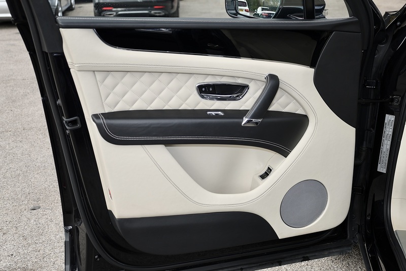 Bentley Bentayga W12 Full Bentley Main Dealer + All Terrain / Touring Spec + Rear Screens Image 56