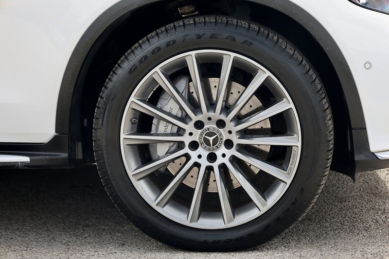 Mercedes-Benz GLC 250 AMG Line Premium Plus Full Service History + Panoramic Roof + Exceptional Image 39