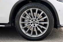 Mercedes-Benz GLC 250 AMG Line Premium Plus Full Service History + Panoramic Roof + Exceptional - Thumb 39