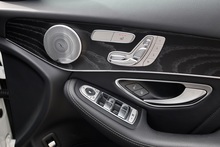 Mercedes-Benz GLC 250 AMG Line Premium Plus Full Service History + Panoramic Roof + Exceptional - Thumb 11