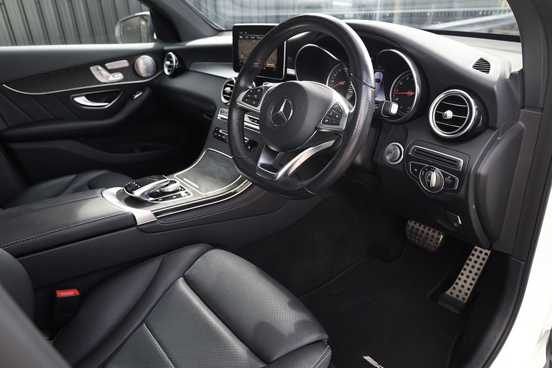 Mercedes-Benz GLC 250 AMG Line Premium Plus Full Service History + Panoramic Roof + Exceptional Image 9