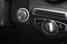 Mercedes-Benz GLC 250 AMG Line Premium Plus Full Service History + Panoramic Roof + Exceptional - Thumb 17