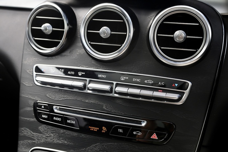 Mercedes-Benz GLC 250 AMG Line Premium Plus Full Service History + Panoramic Roof + Exceptional Image 29