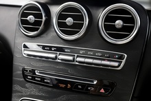 Mercedes-Benz GLC 250 AMG Line Premium Plus Full Service History + Panoramic Roof + Exceptional - Thumb 29