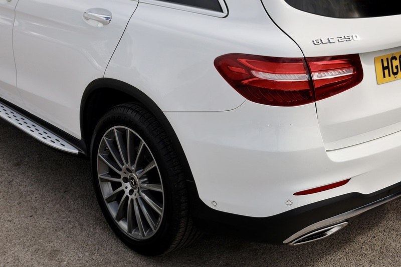 Mercedes-Benz GLC 250 AMG Line Premium Plus Full Service History + Panoramic Roof + Exceptional Image 37