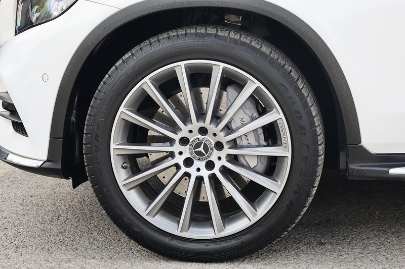Mercedes-Benz GLC 250 AMG Line Premium Plus Full Service History + Panoramic Roof + Exceptional Image 41