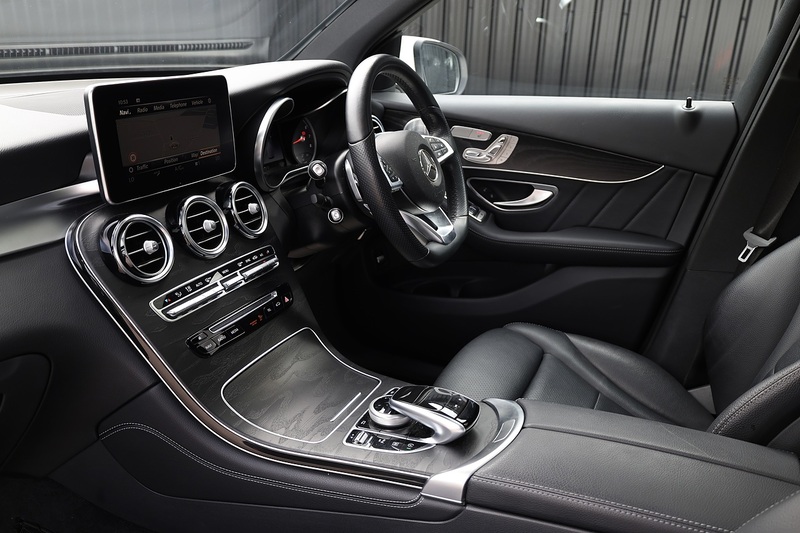 Mercedes-Benz GLC 250 AMG Line Premium Plus Full Service History + Panoramic Roof + Exceptional Image 7