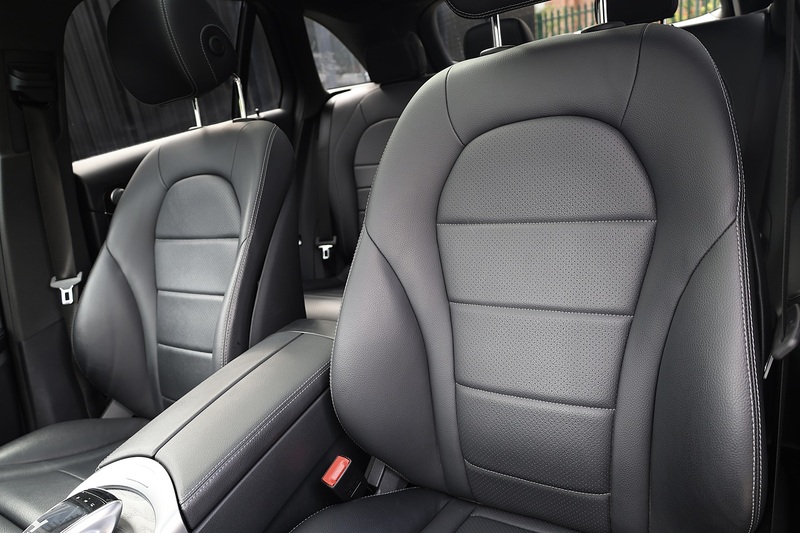 Mercedes-Benz GLC 250 AMG Line Premium Plus Full Service History + Panoramic Roof + Exceptional Image 18