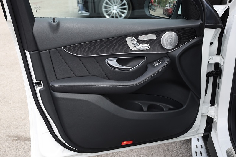 Mercedes-Benz GLC 250 AMG Line Premium Plus Full Service History + Panoramic Roof + Exceptional Image 42