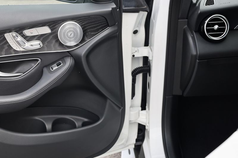 Mercedes-Benz GLC 250 AMG Line Premium Plus Full Service History + Panoramic Roof + Exceptional Image 43