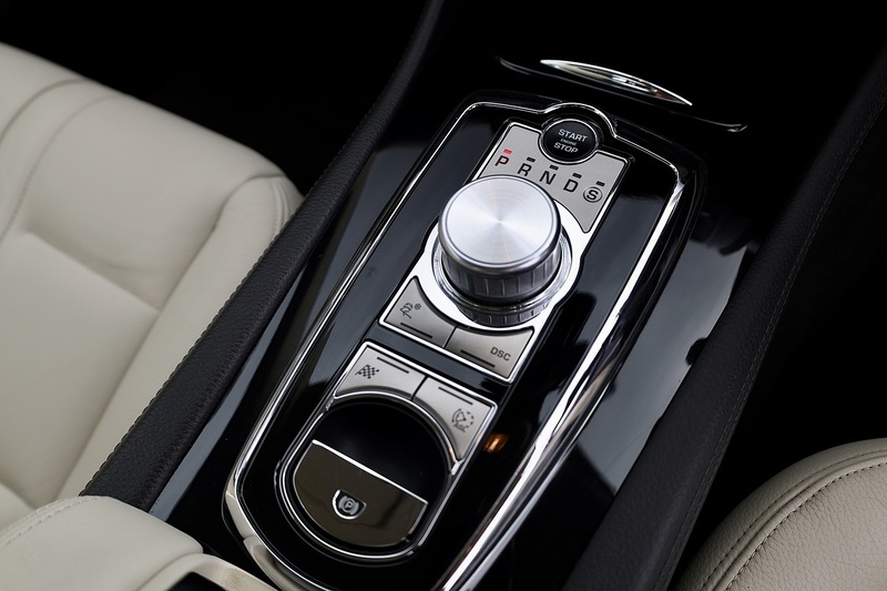 Jaguar XK 5.0 V8 1 Former Keeper + Full Service History + Beautiful Image 32